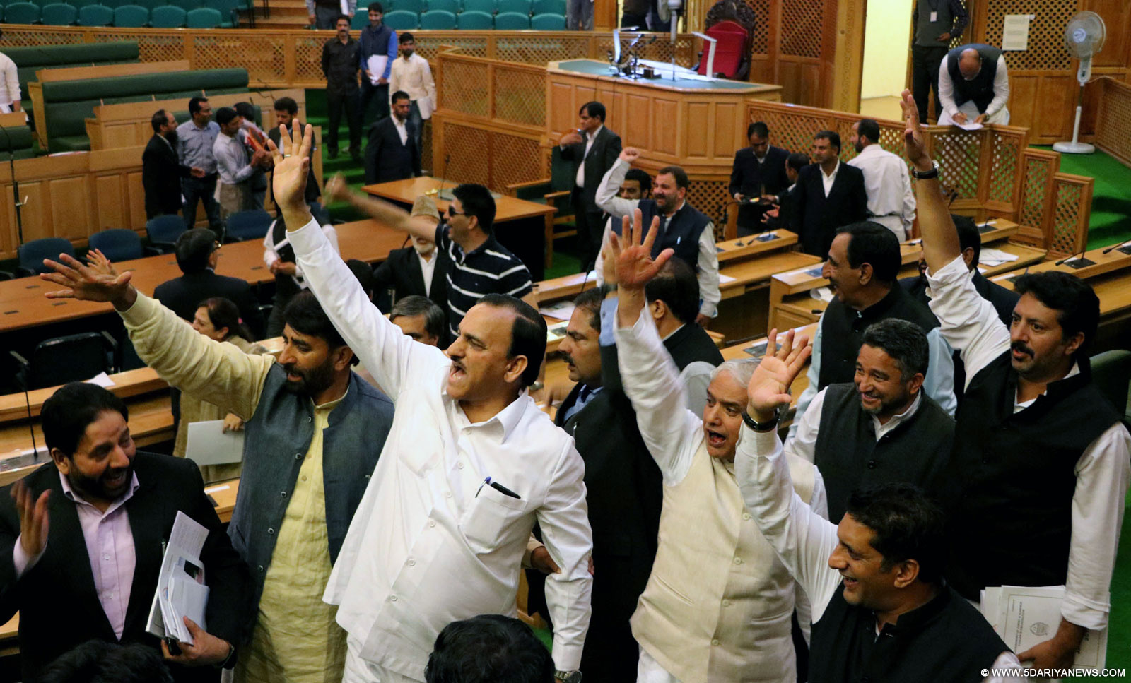 Opposition disrupts Jammu and Kashmir assembly session