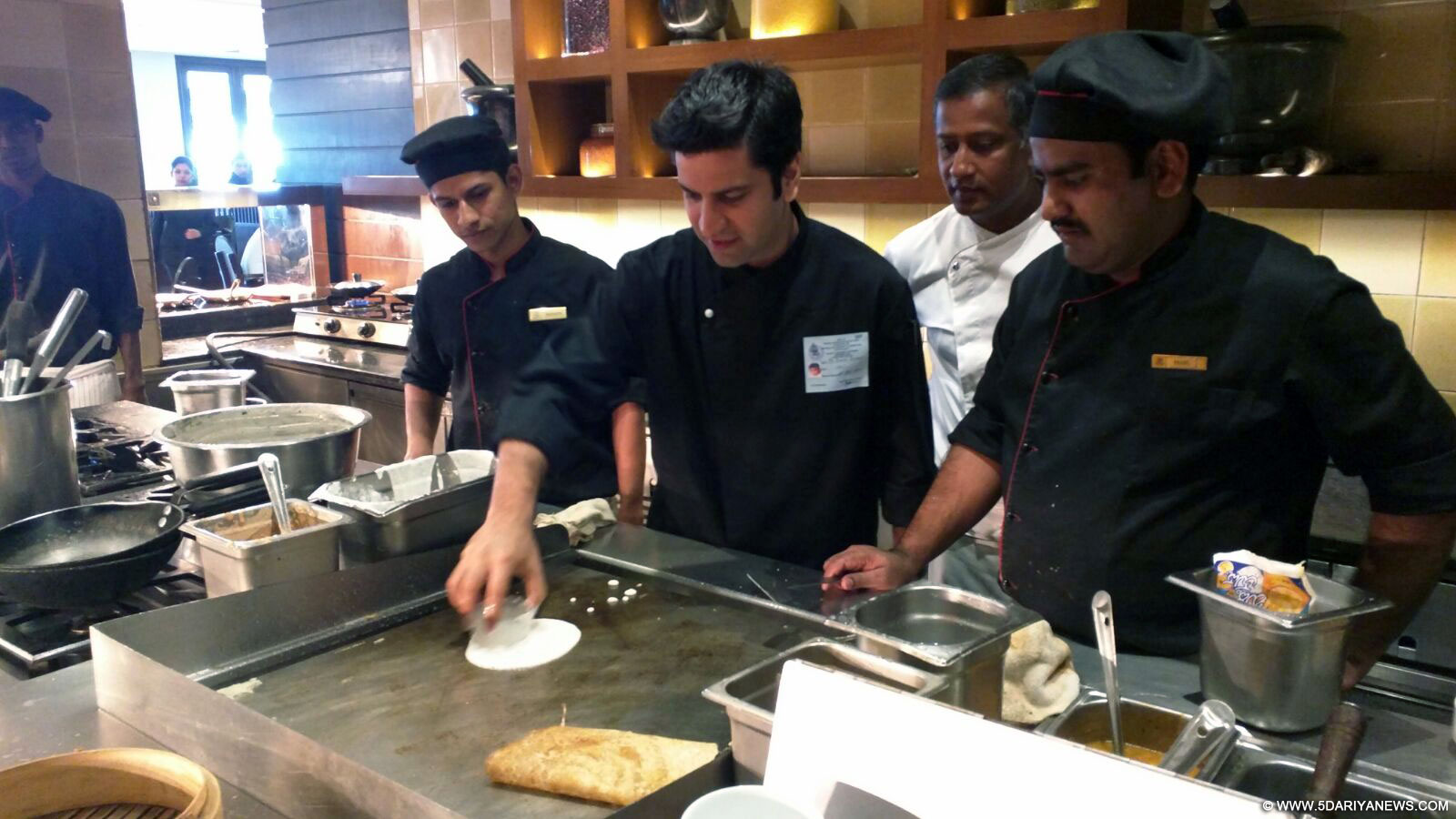 Celebrity Chef Kunal Kapur presents ‘Make in India’ to PM Narendra Modi & German Chancellor Angela Merkel