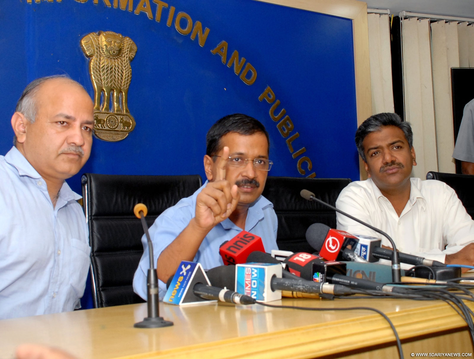 अरविंद केजरीवाल ने भ्रष्ट खाद्य मंत्री को बर्खास्त किया