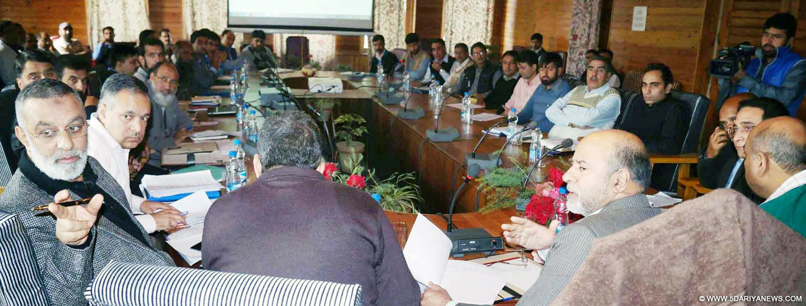 Com Secy, Agri reviews supply, availability of Fertilizers and Pesticide in valley