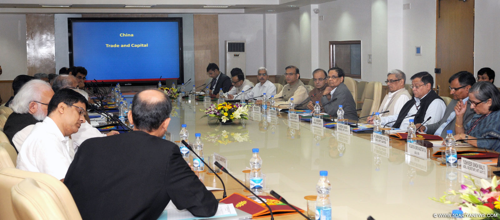 The Union Minister for Finance, Corporate Affairs and Information & Broadcasting, Shri Arun Jaitley chairing the brain storming meeting on budget 2016-17 with economists, at NITI Aayog, in New Delhi on October 19, 2015.