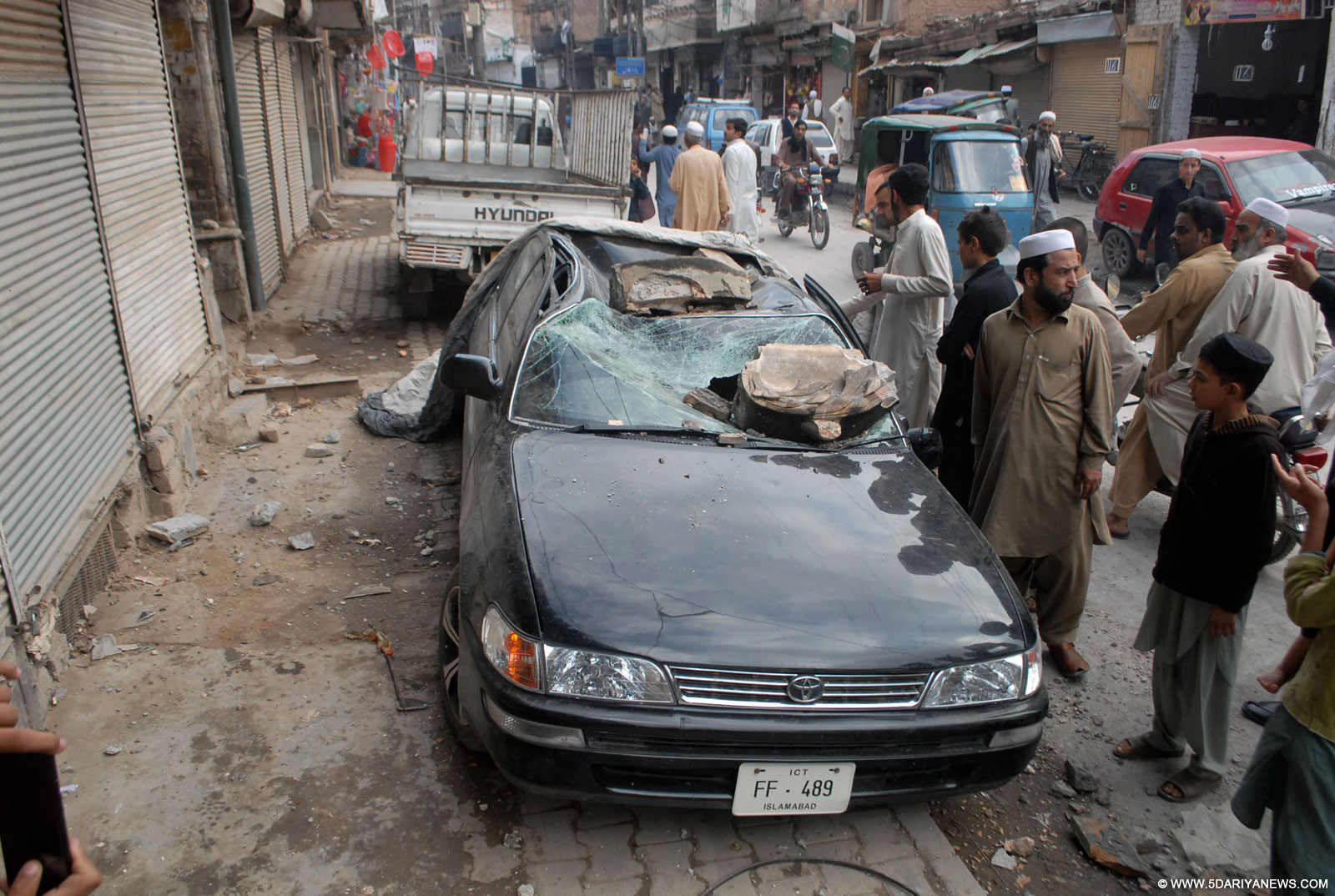 Quake leaves 60 dead in Pakistan, army mobilised