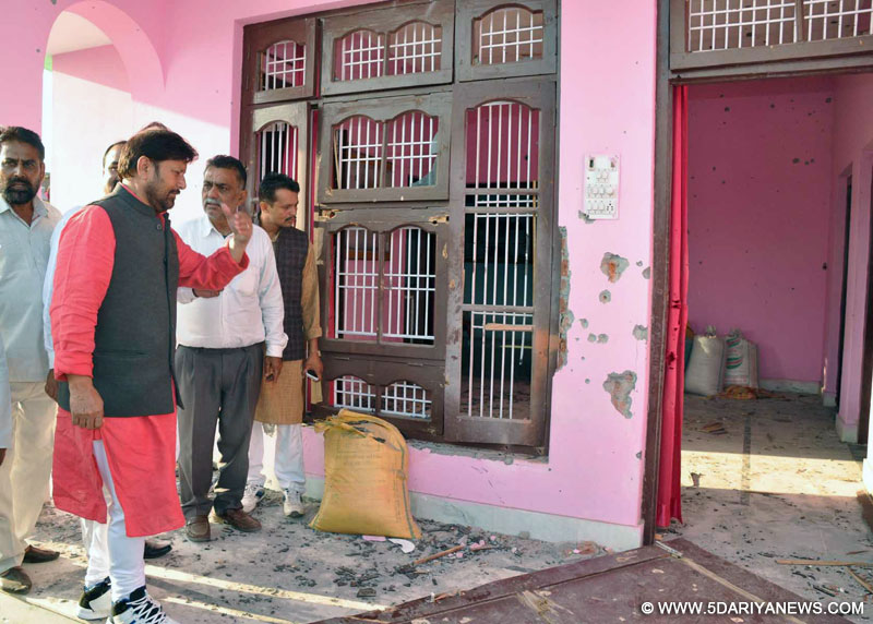 Choudhary Lal Singh visit border firing victims at Hiranagar