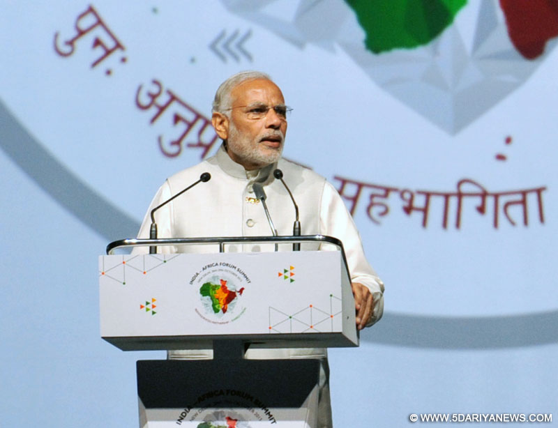 प्रधानमंत्री, श्री नरेंद्र मोदी 29 अक्‍तूबर, 2015 को नई दिल्‍ली में तीसरे भारत-अफ्रीका फोरम शिखर सम्‍मेलन 2015 के उद्घाटन समारोह के अवसर पर उद्घाटन भाषण देते हुए।