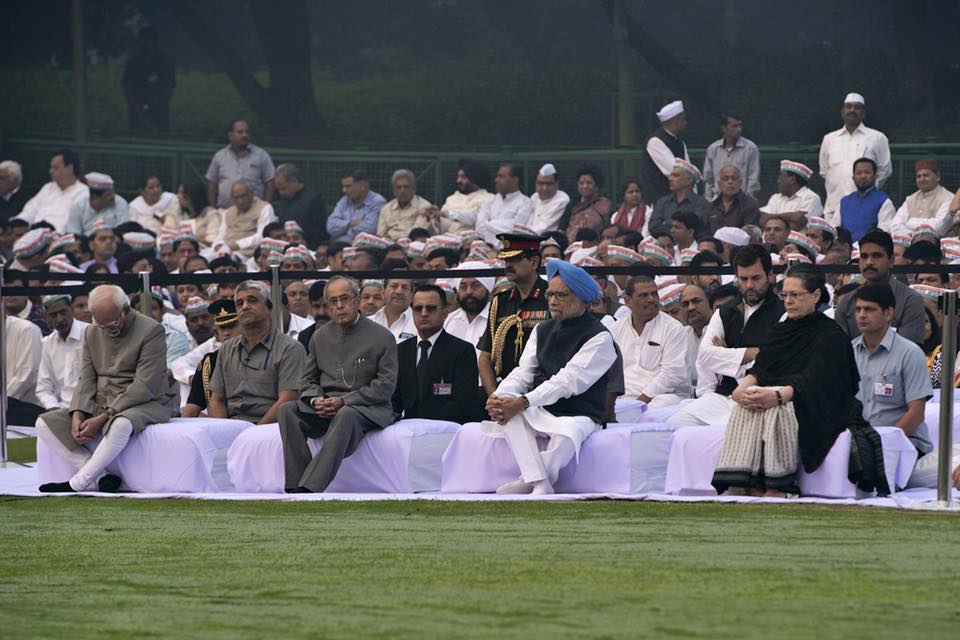 Manmohan, Sonia, Rahul pay tribute to Indira, Patel