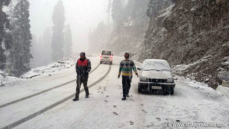 Rains, snowfall close highways in Jammu and Kashmir