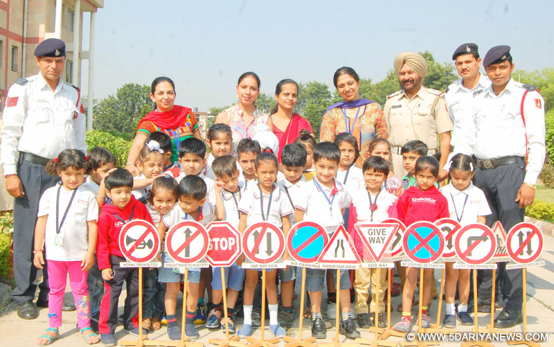 Kinderpiller ivy School celebrated traffic awareness day at its campus to gain traffic awareness