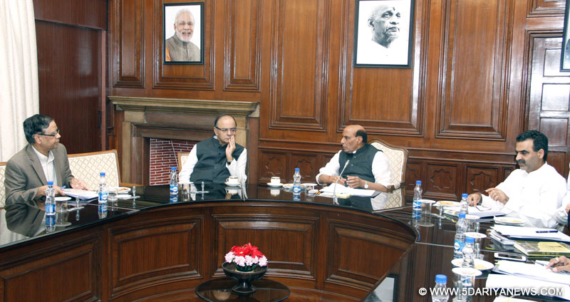 The Union Home Minister, Shri Rajnath Singh chairing a meeting of the High Level Committee for Central Assistance to States affected by natural disasters, in New Delhi on November 09, 2015. The Union Minister for Finance, Corporate Affairs and Information & Broadcasting, Shri Arun Jaitley, the Vice-Chairman, NITI Aayog, Shri Arvind Panagariya and the Minister of State for Agriculture and Farmers Welfare, Dr. Sanjeev Kumar Balyan are also seen.