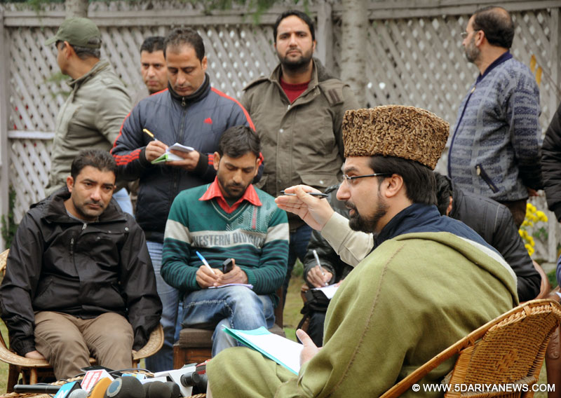 Excesses by Govt forces: Mirwaiz to devise strategy with other separatists, civil society