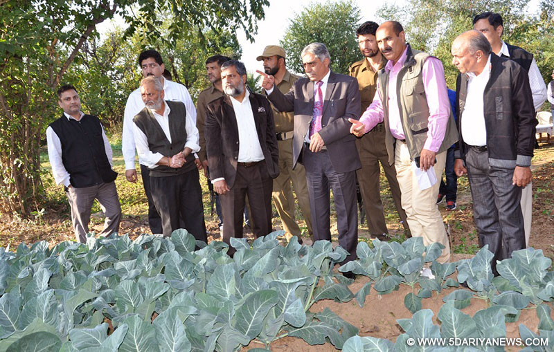 Ghulam Nabi Lone Hanjura visits demonstration fields in Reasi