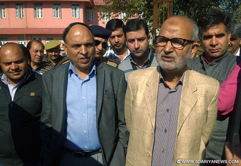 Naeem Akhtar conducts surprise check on schools in Rajouri