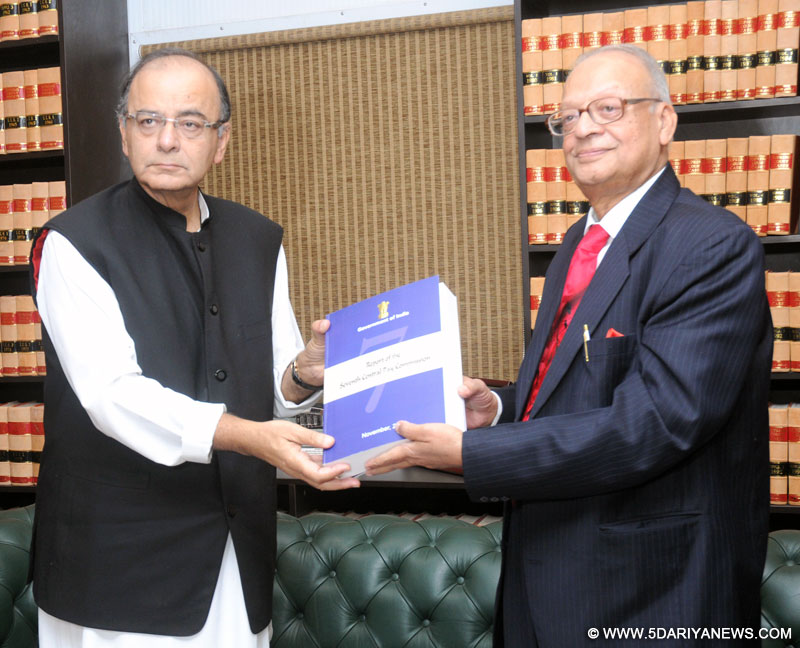 The Chairman of the Seventh Pay Commission, Justice A.K. Mathur submitted its report to the Union Minister for Finance, Corporate Affairs and Information & Broadcasting, Shri Arun Jaitley, in New Delhi on November 19, 2015.