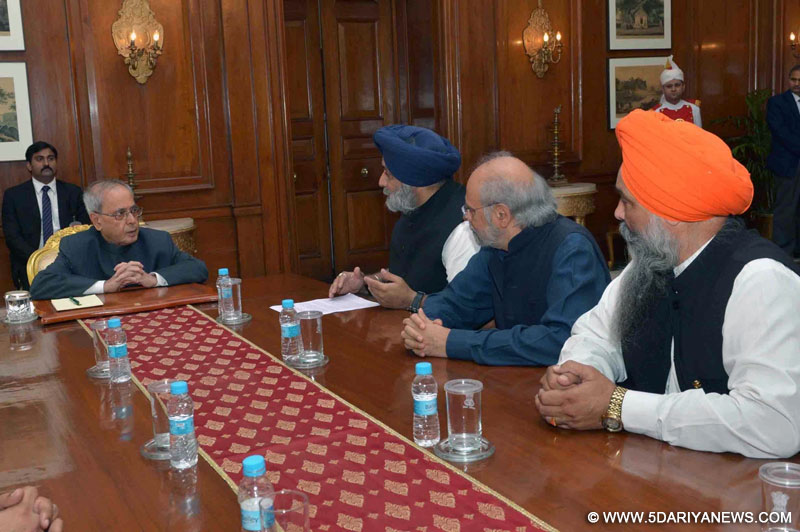 Sukhbir Singh Badal meets Pranab Mukherjee, wants Congress declared 