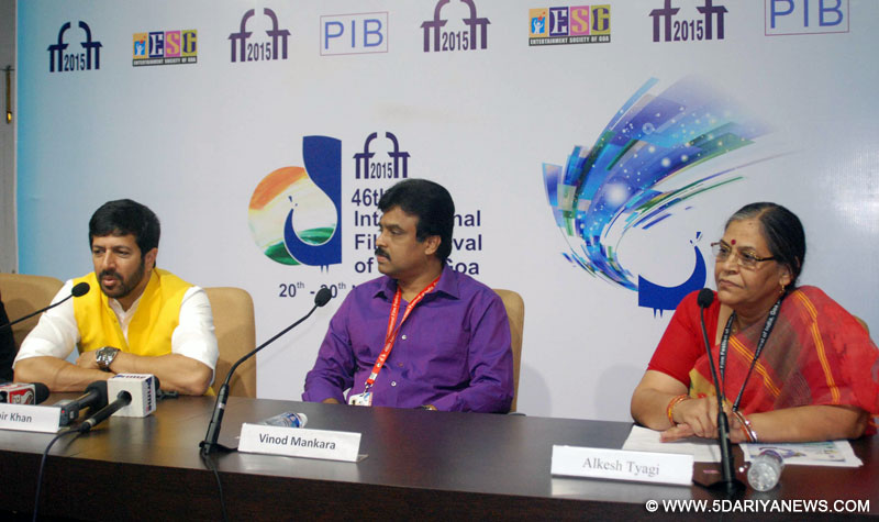 The Director of BAJRANGI BHAIJAAN, Kabir Khan and the Director of PRIYAMANASAM, Vinod Mankara addressing a press conference, at the 46th International Film Festival of India (IFFI-2015), in Panaji, Goa on November 22, 2015.
