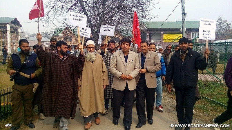 Dr Veeri leads anti-government protest in Anantnag
