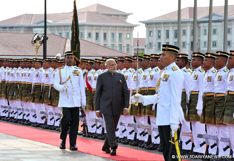 The Prime Minister, Shri Narendra Modi inspecting Guard of Honour at the Ceremonial Reception, in Putrajaya, Malaysia on November 23, 2015.