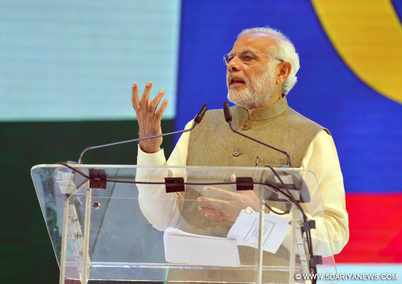भारतीयों तक पहुंचा रहे हैं आधुनिक अर्थव्यवस्था का फल : नरेंद्र मोदी