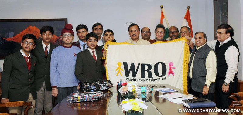 Dr. Mahesh Sharma with the Indian Medal Winner Students of 12th World Robot Olympiad – 2015, in New Delhi on November 26, 2015.