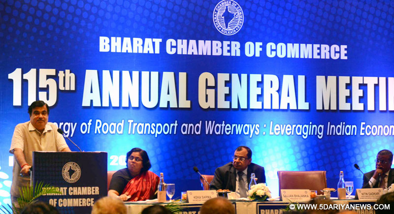 The Union Minister for Road Transport & Highways and Shipping, Shri Nitin Gadkari addressing at the 115th Annual General Meeting of Bharat Chamber of Commerce, in Kolkata on December 01, 2015.