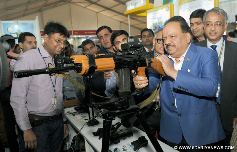 Dr. Harsh Vardhan visiting the Technology and Industry Expo, at the India International Science Festival (IISF), in New Delhi on December 04, 2015. 