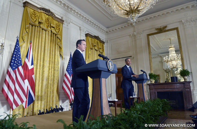 Barack Obama, Cameron discuss efforts against IS