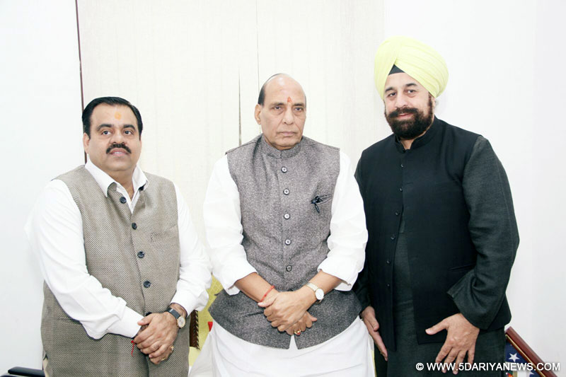 Tarun Chugh, R.P.Singh meet Rajnath Singh, HM assures to maintain peace in Punjab