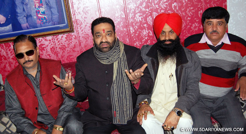 वीरेश शांडिल्य का सर काटने वाले को लश्कर-ए-तोयबा देगी एक करोड़ रूपए