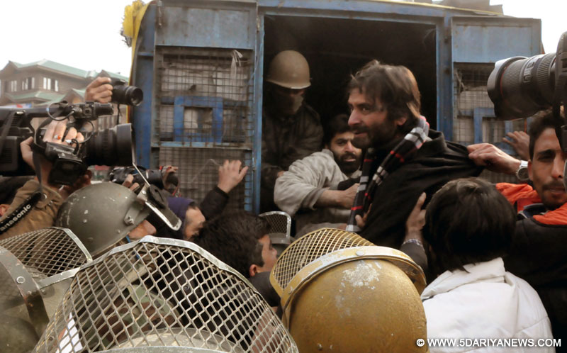 Clashes in Srinagar after Yasin Malik arrested