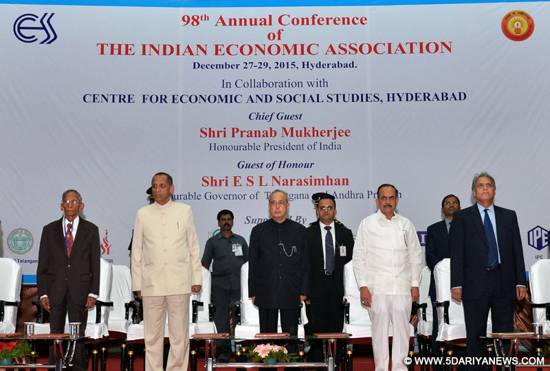 The President, Shri Pranab Mukherjee at the annual conference of the Indian Economic Association, in Hyderabad on December 27, 2015. The Governor of Andhra Pradesh and Telangana, Shri E.S.L. Narasimhan and other dignitaries are also seen.