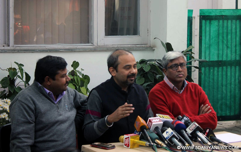 AAP leaders Dilip Pandey and Ashutosh address a press conference in New Delhi on Dec 28, 2015.