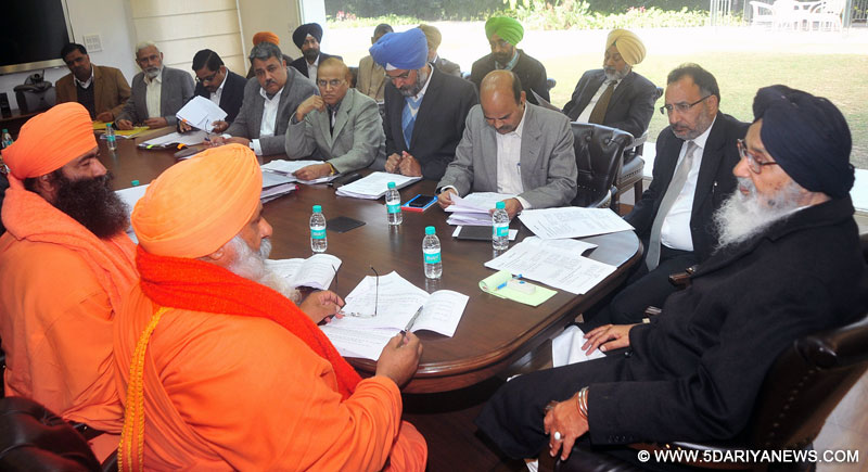 Parkash Singh Badal Reviews Conservation Of Holy Bein With Sant Seechewal