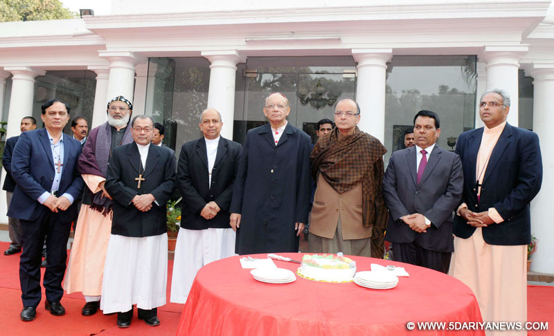 Arun Jaitley along with the prominent Clergy members including His Eminence Cardinal Oswald Gracias celebrating the Christmas Season, in New Delhi on December 29, 2015. 