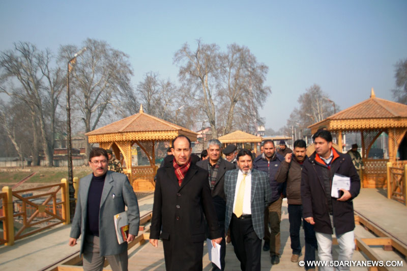 Syed Altaf Bukhari inspects dev works at Pratap Park, Zero Bridge, Rajbagh Park