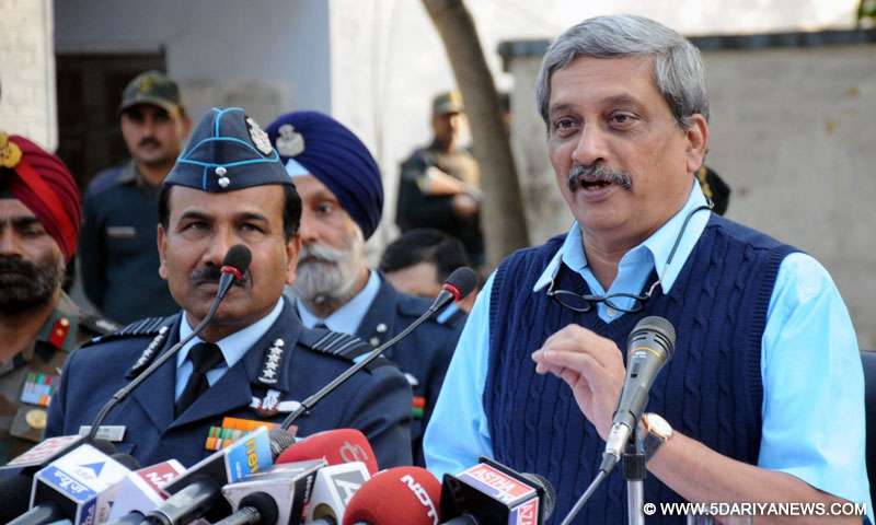 Union Defence Minister Manohar Parrikar addresses a press conference in Pathankot, on Jan 5, 2016. Also seen Army chief General Dalbir Singh and Air Chief Marshal Arup Raha. 