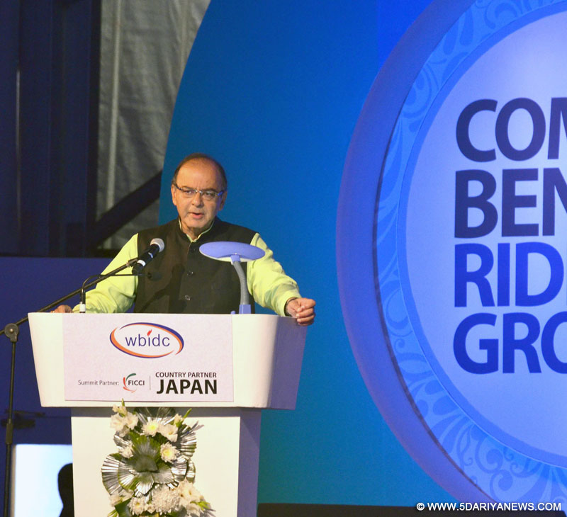 ,Arun Jaitley addressing the inaugural session of the Bengal Global Business Summit 2016, in Kolkata on January 08, 2016.