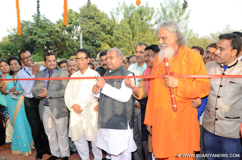 Narendra Singh Tomar inaugurating the office building of the IBM, in Bhubaneswar on January 07, 2016. 
