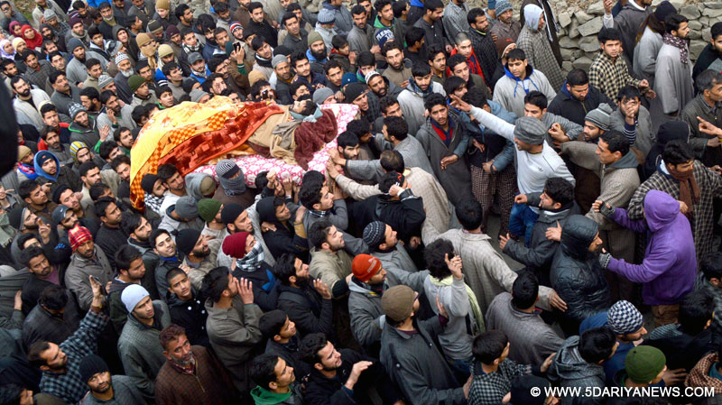 Hizb commander laid to rest amid clashes