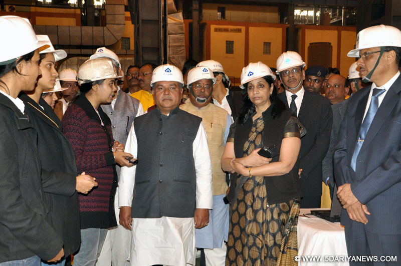 Narendra Singh Tomar visiting the Bokaro, Steel Plant, in Bokaro, Jharkhand on January 18, 2016. The Secretary, Ministry of Steel, Smt. Aruna Sundrarajan and other dignitaries are also seen.