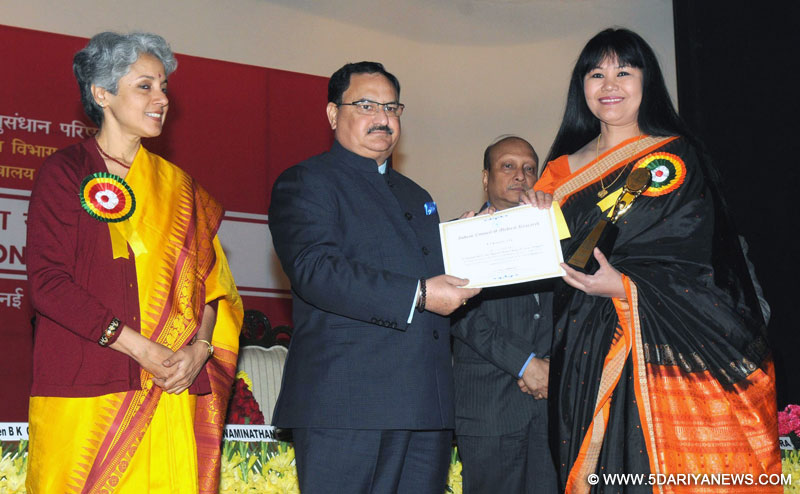 The Union Minister for Health & Family Welfare, Shri J.P. Nadda presenting the ICMR Prize 2011 for Biomedical Research Conducted in underdeveloped areas to Dr. Kangiam Rekha Devi, on the occasion of the ICMR Awards Presentation Ceremony, in New Delhi on January 19, 2016. The Director General, ICMR and Secretary, DHR, Dr. Soumya Swaminathan is also seen. 