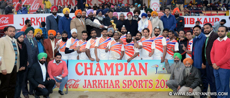 Uploads/2016/01/23/pb-news-14202837-hocky-champian-team.jpg