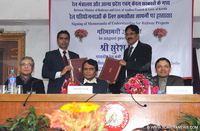 The Union Minister for Railways, Shri Suresh Prabhakar Prabhu witnessing the signing ceremony of MoUs with the State Governments of Kerala and Andhra Pradesh, in New Delhi on January 27, 2016. 