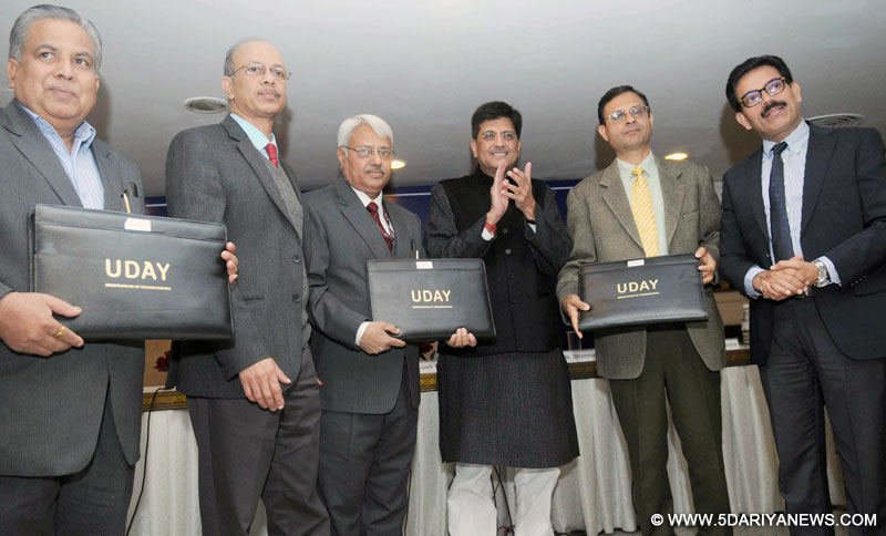 The Minister of State (Independent Charge) for Power, Coal and New and Renewable Energy, Shri Piyush Goyal witnessing the signing ceremony of a tripartite MoU with the State of Rajasthan on “UDAY” (Ujwal Discom Assurance Yojana) for operational and Financial turnaround of Discoms, in New Delhi on January 27, 2016. The Secretary, Ministry of Power, Shri P.K. Pujari is also seen.