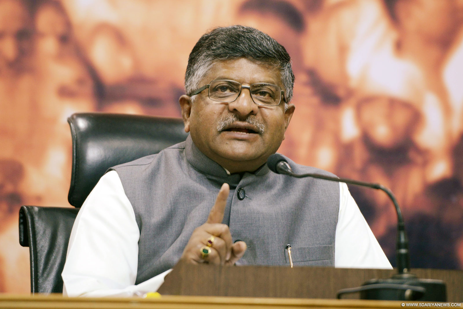 Ravi Shankar Prasad addressing at the inauguration of the workshop on Collaboration with State Administrative Training Institutes (ATIs) and Apex/Central Training Institutes (CTIs), in New Delhi on December 14, 2015.
