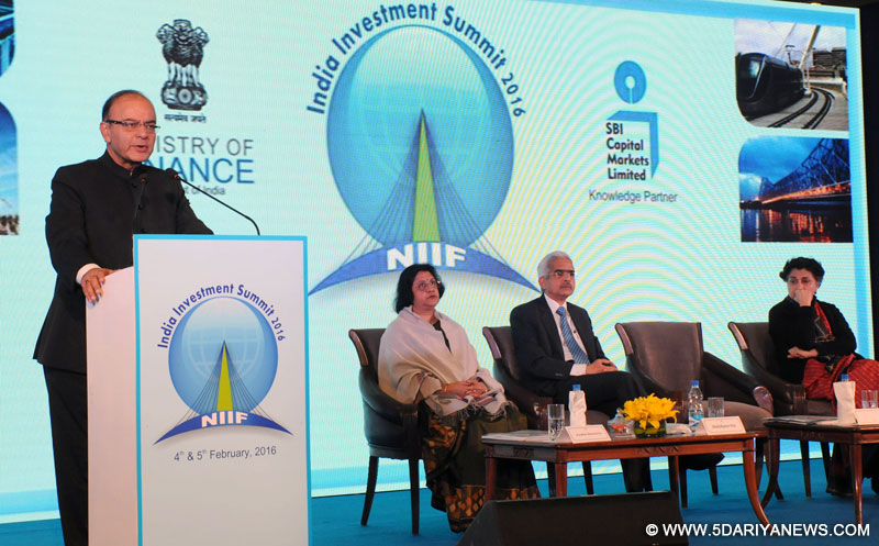 The Union Minister for Finance, Corporate Affairs and Information & Broadcasting, Shri Arun Jaitley addressing the India Investment Summit 2016, in New Delhi on February 04, 2016. The Secretary, Department of Economic Affairs, Ministry of Finance, Shri Shaktikanta Das is also seen.