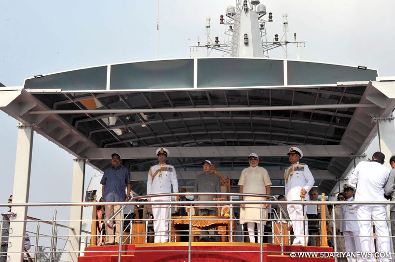 The President, Shri Pranab Mukherjee and the Prime Minister, Shri Narendra Modi aboard INS Sumitra during International Fleet Review 2016, in Visakhapatnam on February 06, 2016. The Union Minister for Defence, Shri Manohar Parrikar and the Chief of Naval Staff, Admiral R.K. Dhowan are also seen.