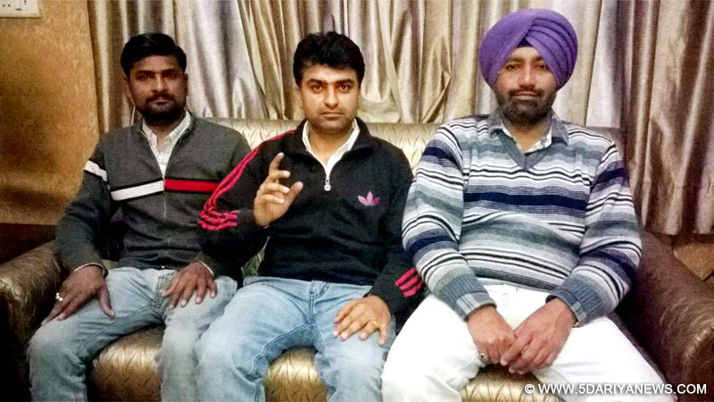 	पार्रिकर का ब्यान पाकिस्तान आतंकवाद के कफन में कील-नीरज वर्मा