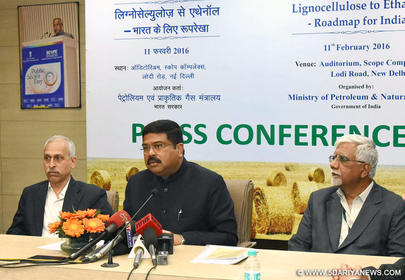 The Minister of State for Petroleum and Natural Gas (Independent Charge), Shri Dharmendra addressing a press conference about a National Seminar on “Lignocellulose to Ethanol-Roadmap for India”, in New Delhi on February 11, 2016. The Secretary, Ministry of Petroleum and Natural Gas, Shri K.D. Tripathi is also seen.