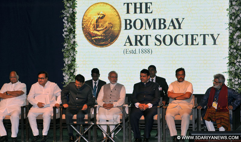 The Prime Minister, Shri Narendra Modi at the Bombay Art Society, in Mumbai on February 13, 2016. The Governor of Maharashtra, Shri C. Vidyasagar Rao and the Chief Minister of Maharashtra, Shri Devendra Fadnavis and other dignitaries are also seen.