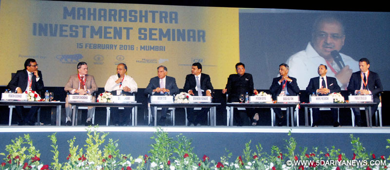 The Minister of State (Independent Charge) for Power, Coal and New and Renewable Energy, Shri Piyush Goyal, the Chief Minister of Maharashtra, Shri Devendra Fadnavis and other dignitaries at the Maharashtra Investment Seminar, during the Make in India, in Mumbai on February 15, 2016.