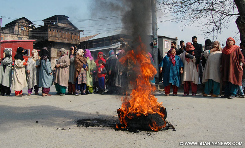 NFSA comes to haunt people again,Protest in Srinagar and Ganderbal